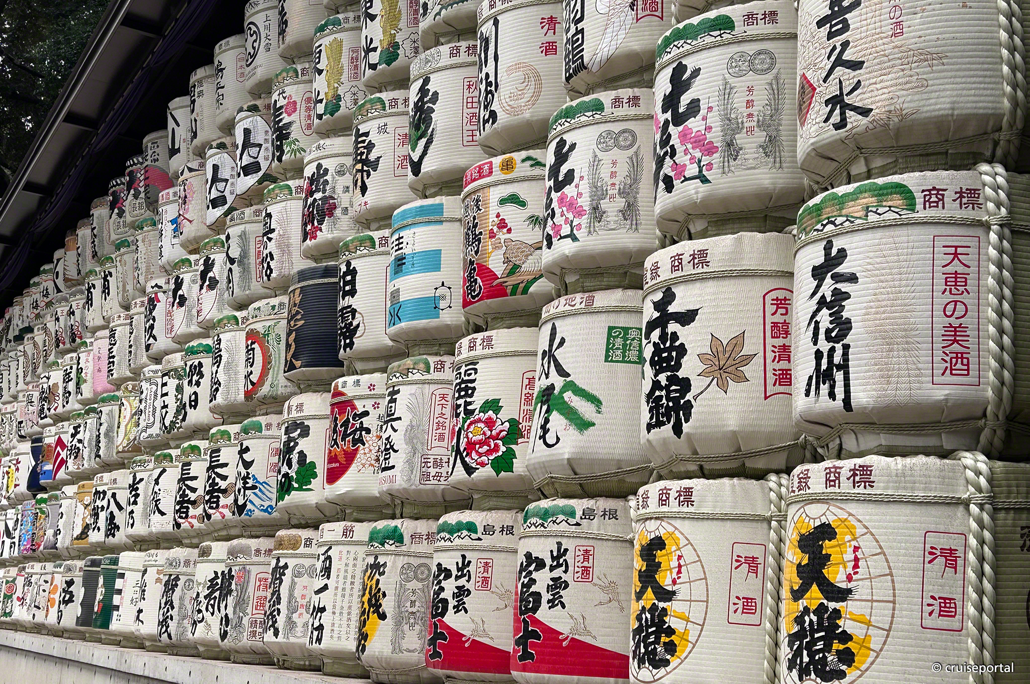 Tokio - Meiji Schrein Sake Fässer