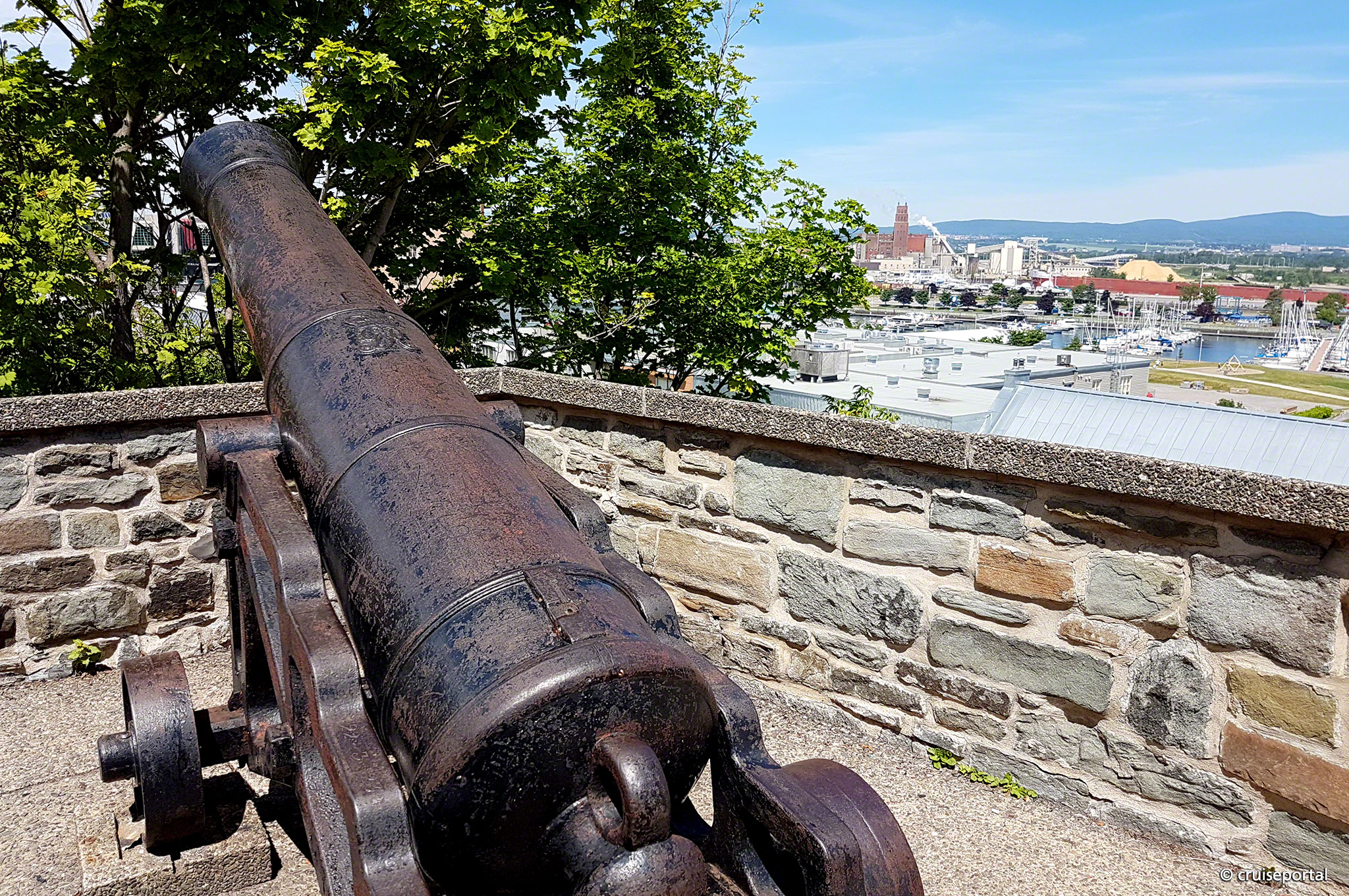 Kanone alte Stadtmauer