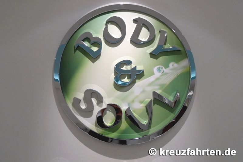 Body & Soul Eingangsschild auf der AIDAprima.