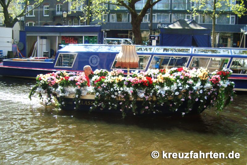 Schwimmender Blumenmarkt in Amsterdam