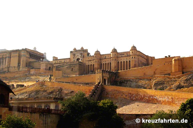Die indische Festung Amber Fort, gebaut aus Marmor und Sandstein. 