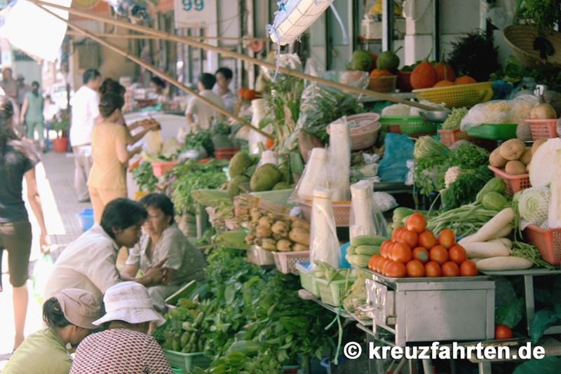 Der Markt mit viel Auswahl an frischen Lebensmitteln 