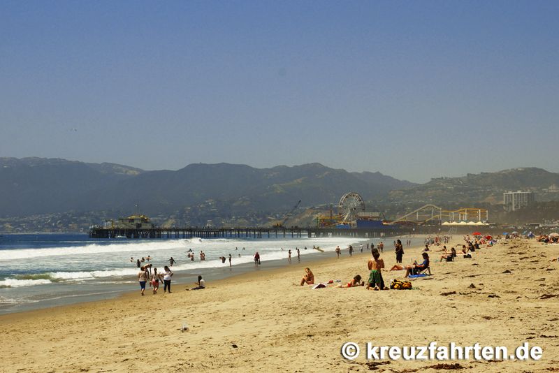 Der Strand von Santa Monica und der berühmte Santa Monica Pier.
