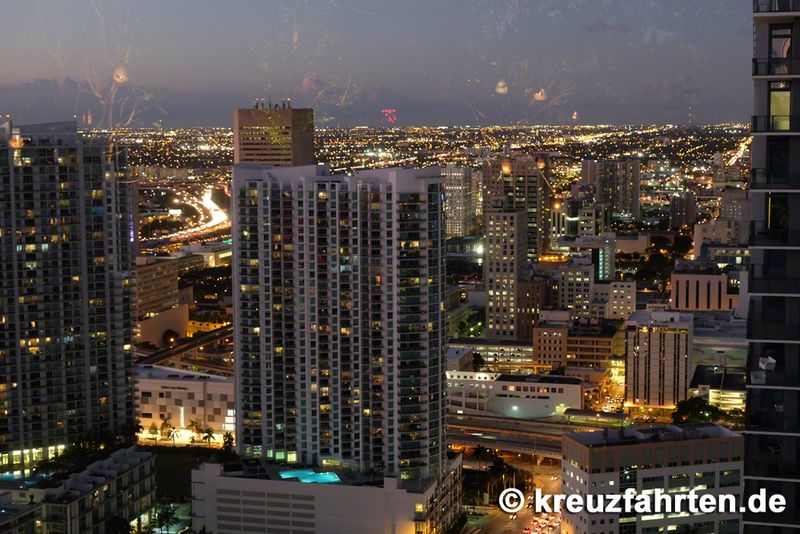 Blick von einer Rooftop-Bar auf Miami