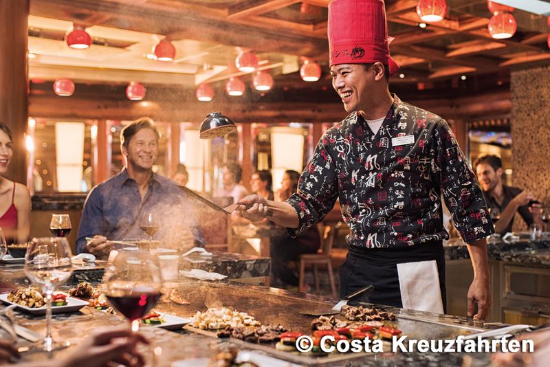 Ein wahrhaftes Dinner-Erlebnis finden die Gäste der Costa Diadema im Tavola Teppanyaki.