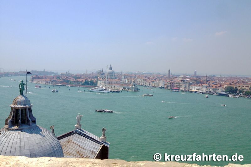 Vom Glockenturm der Kirche San Giorgio Maggiore bietet sich ein wunderschöner Blick auf Venedig.