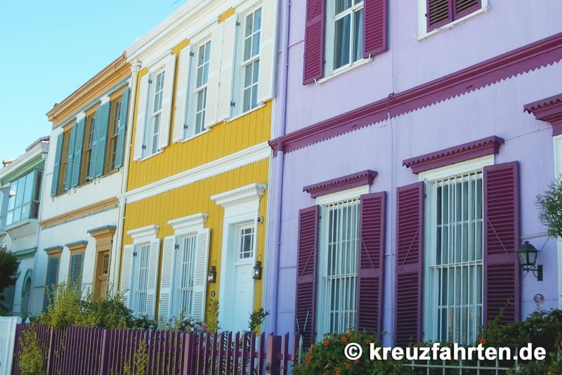 Häuserfront in Valparaiso in Chile