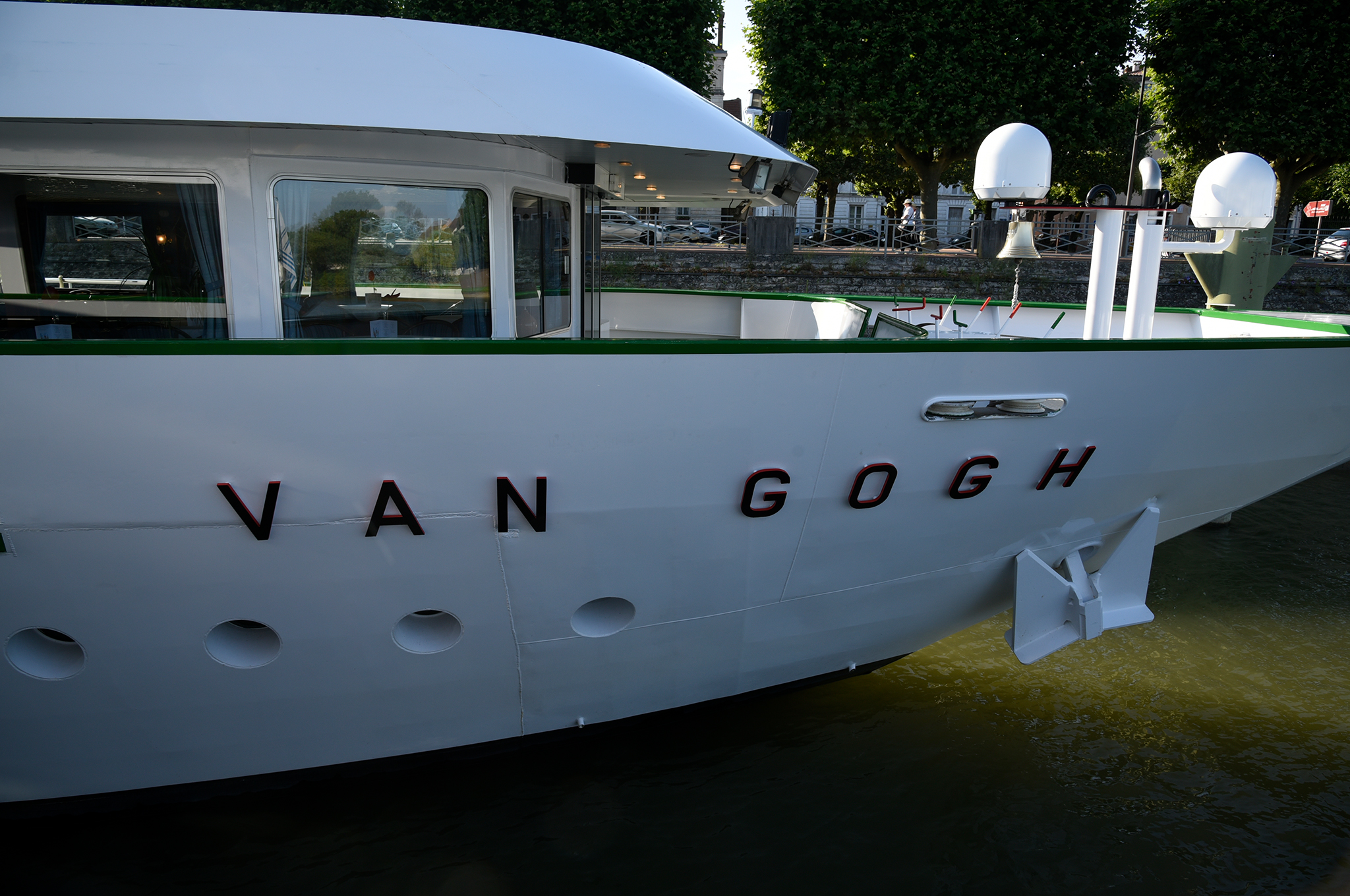 MS Van Gogh