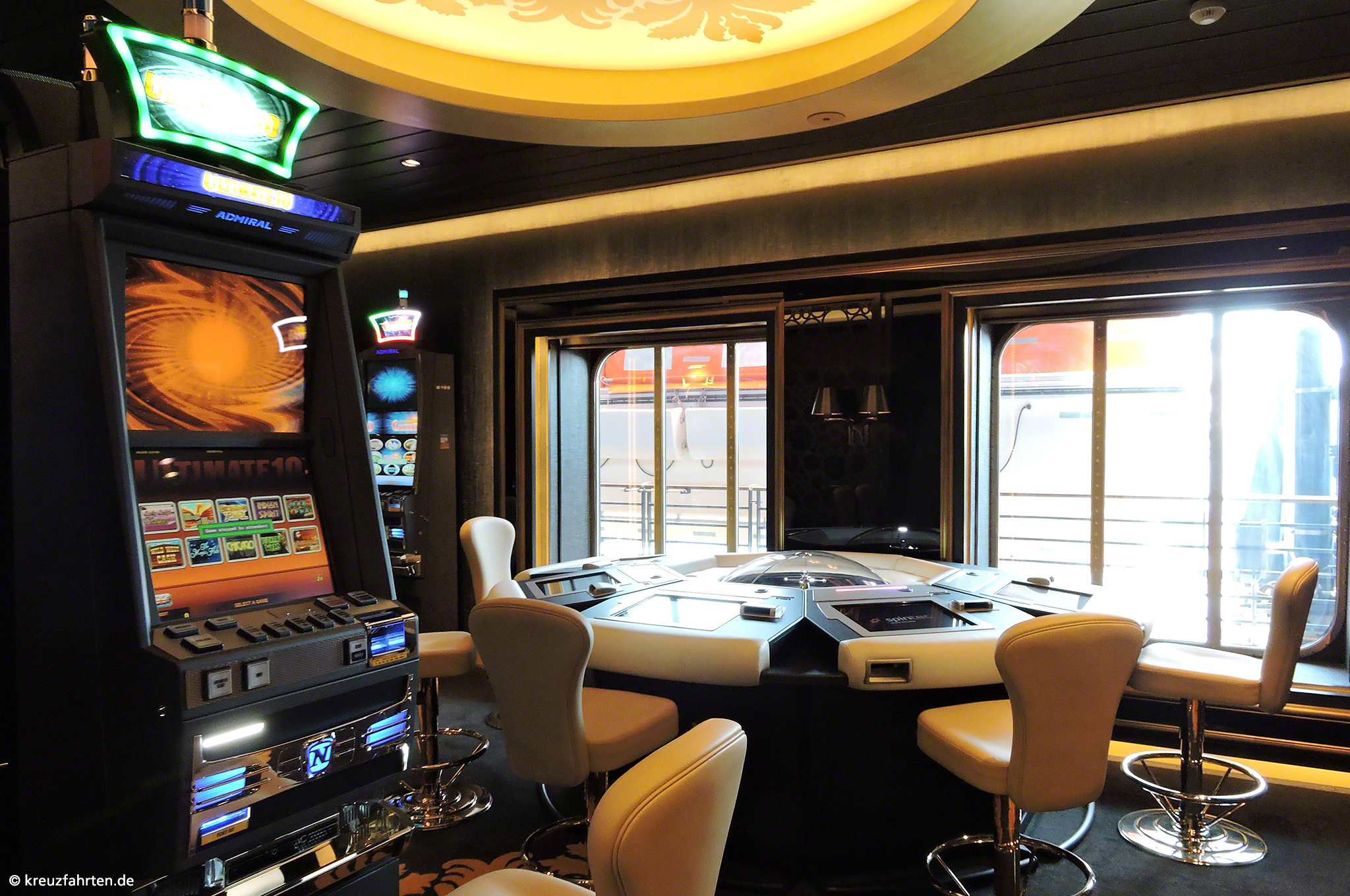 Casino & Lounge
