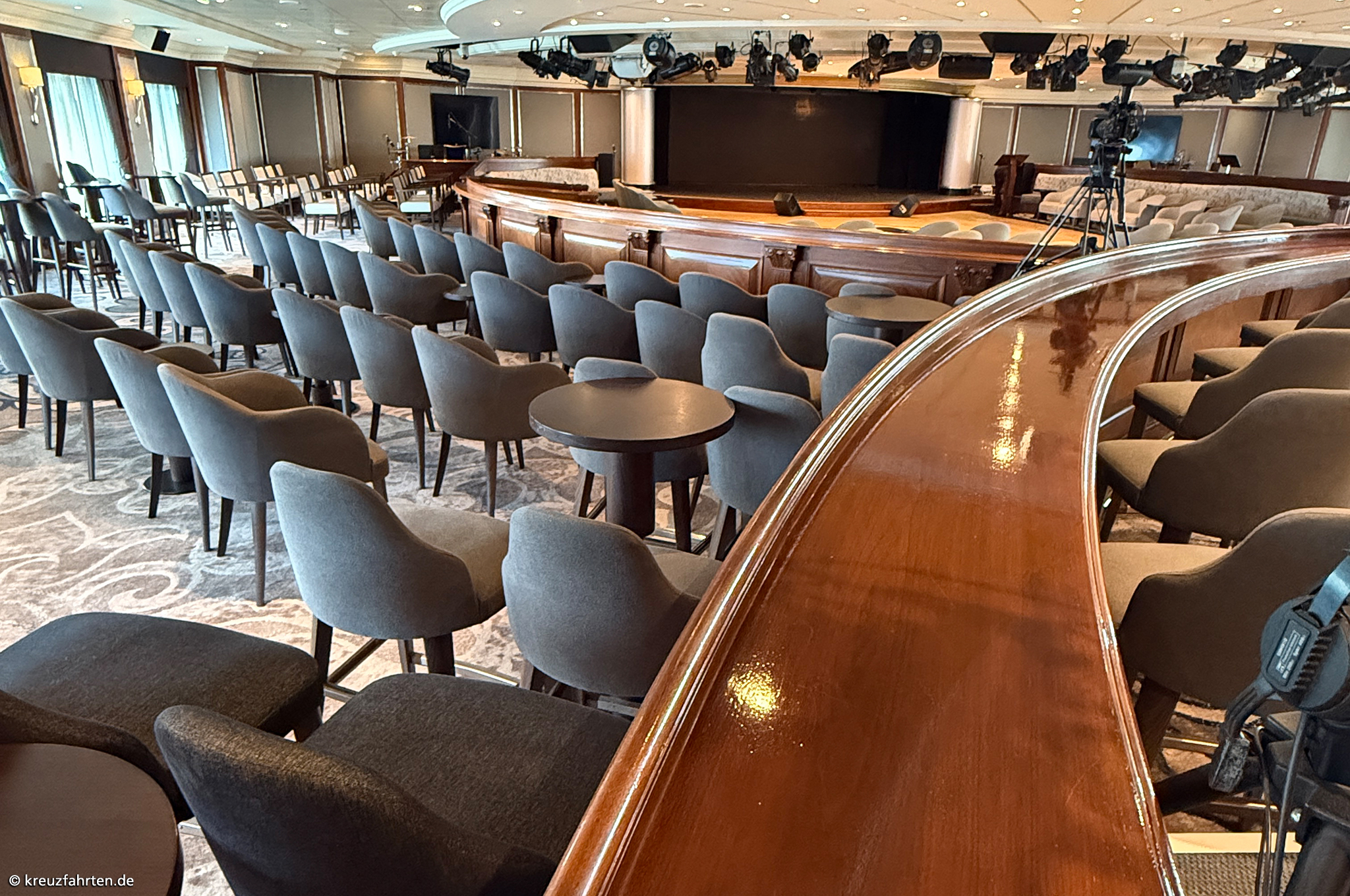 Cabaret Lounge