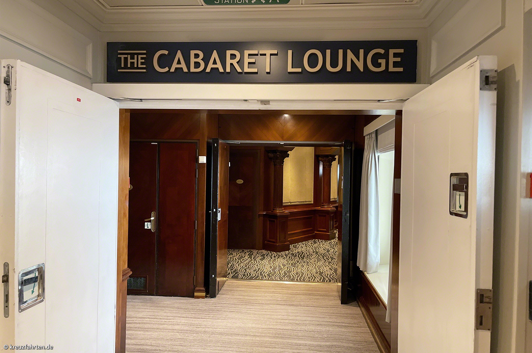 Cabaret Lounge