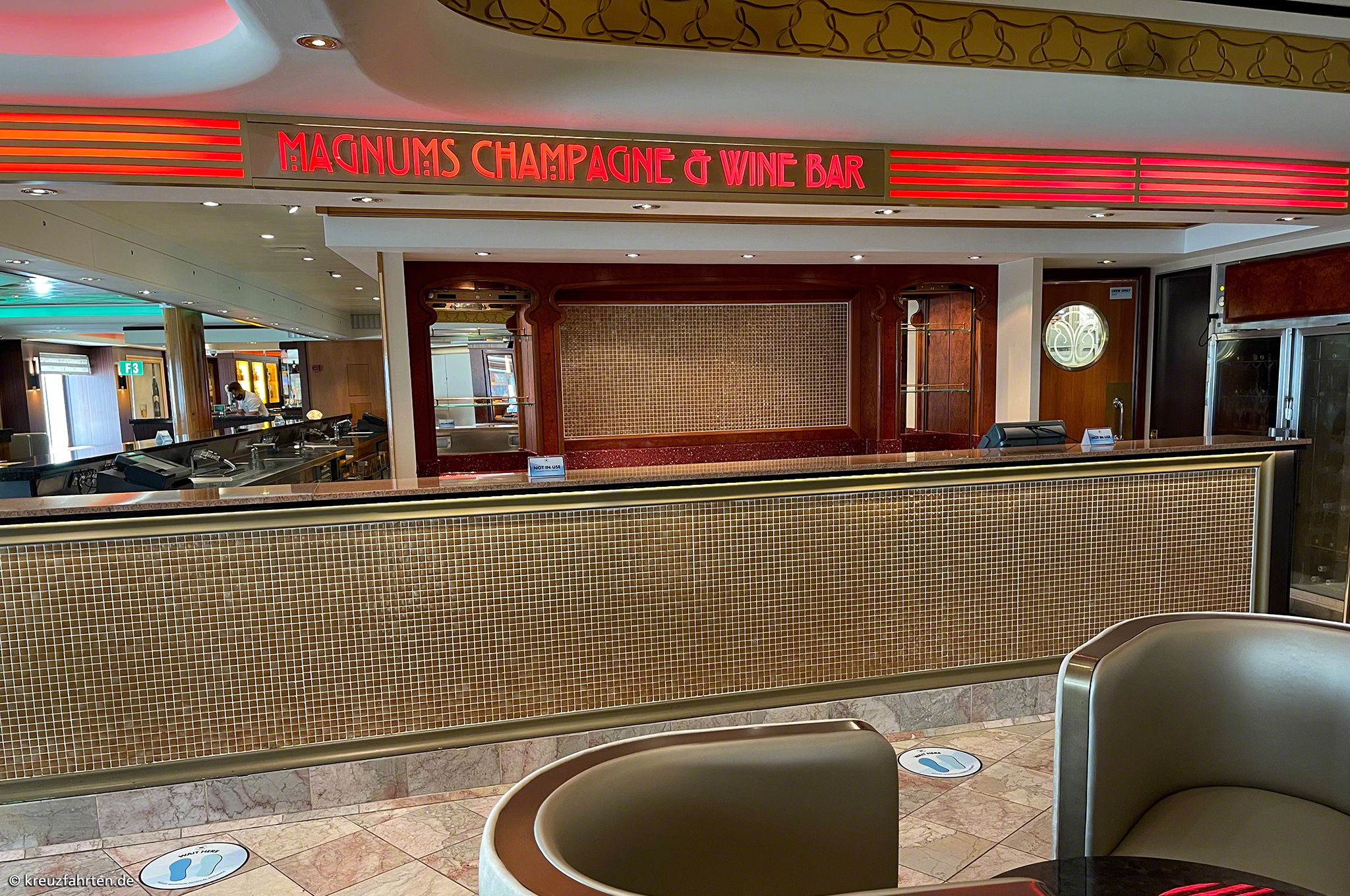 Magnum's Champagne & Wine Bar