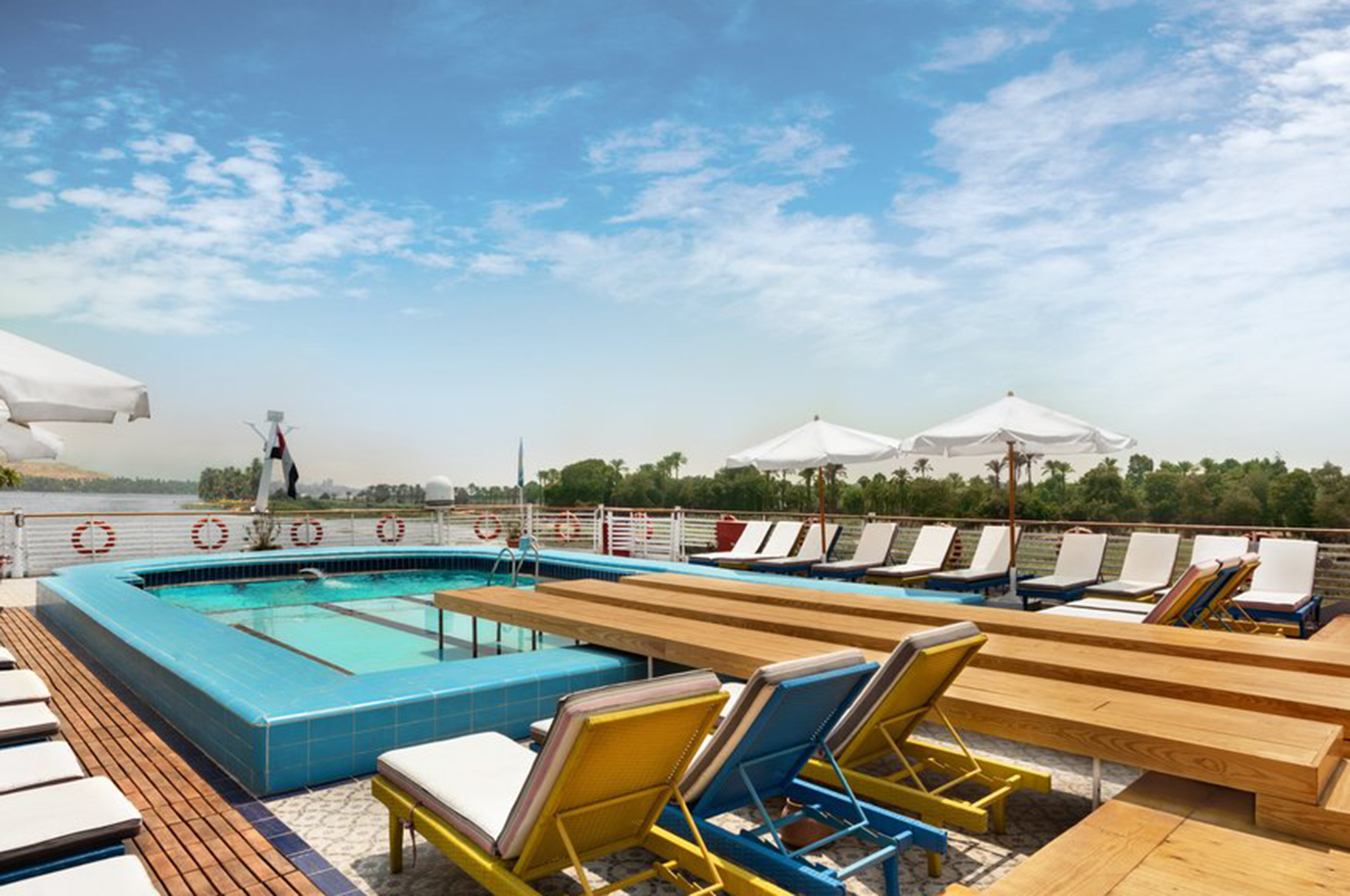 Pool Nile Vision