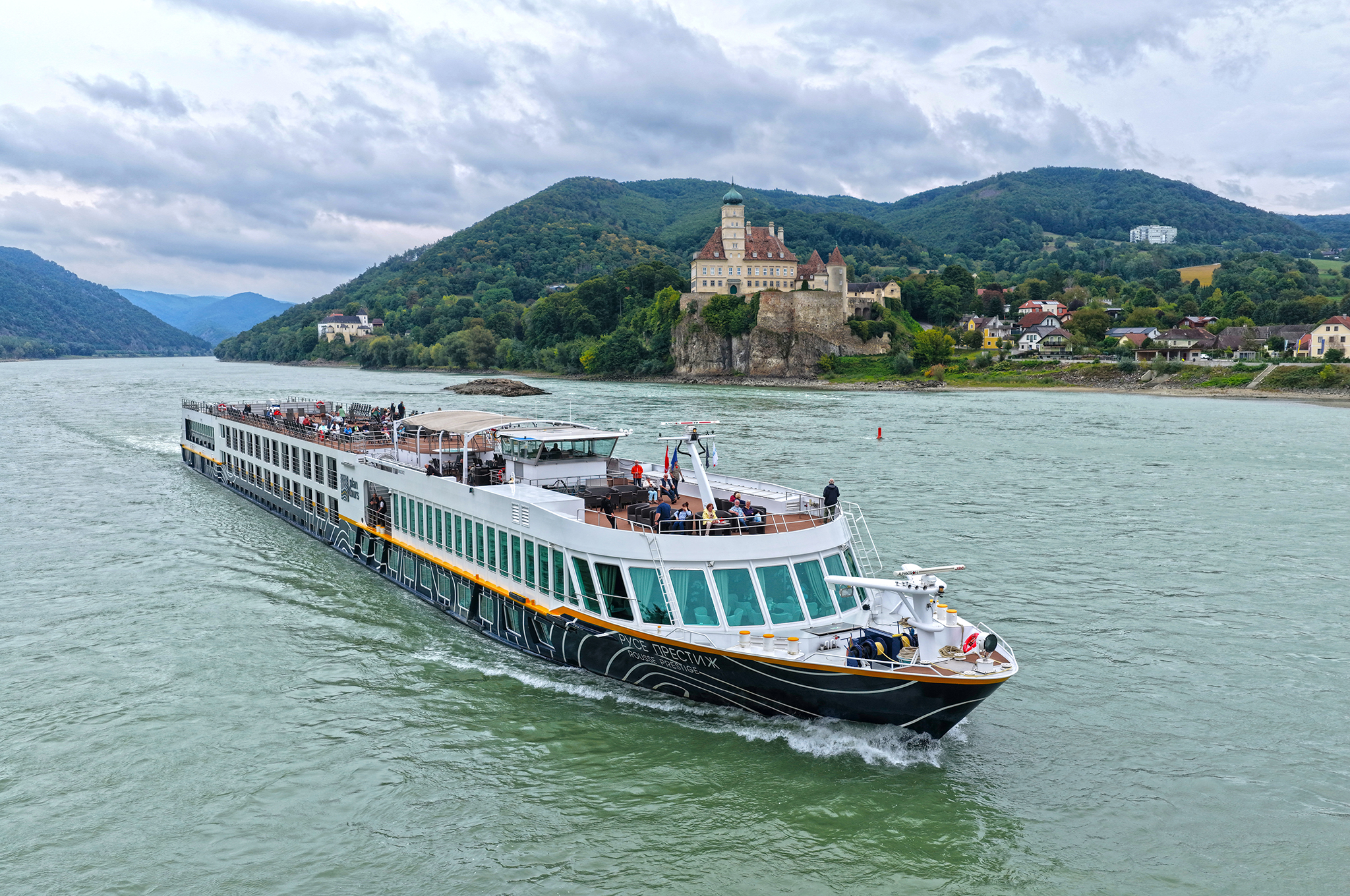 MS Rousse Prestige auf dem Fluss