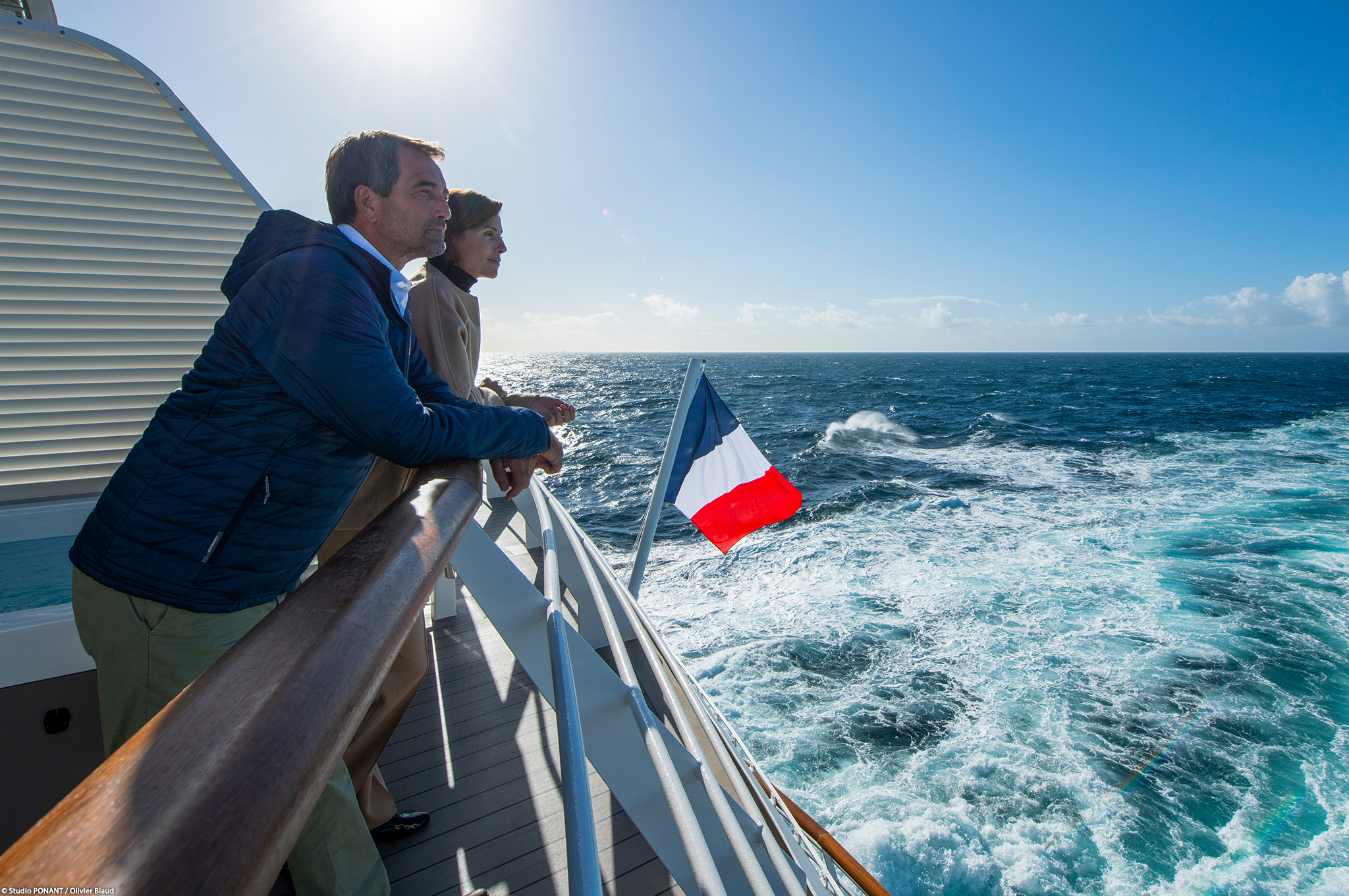 Sonnendeck mit Panoramablick auf Le Commandant-Charcot