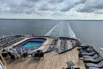 Oasis Pool und Terrasse