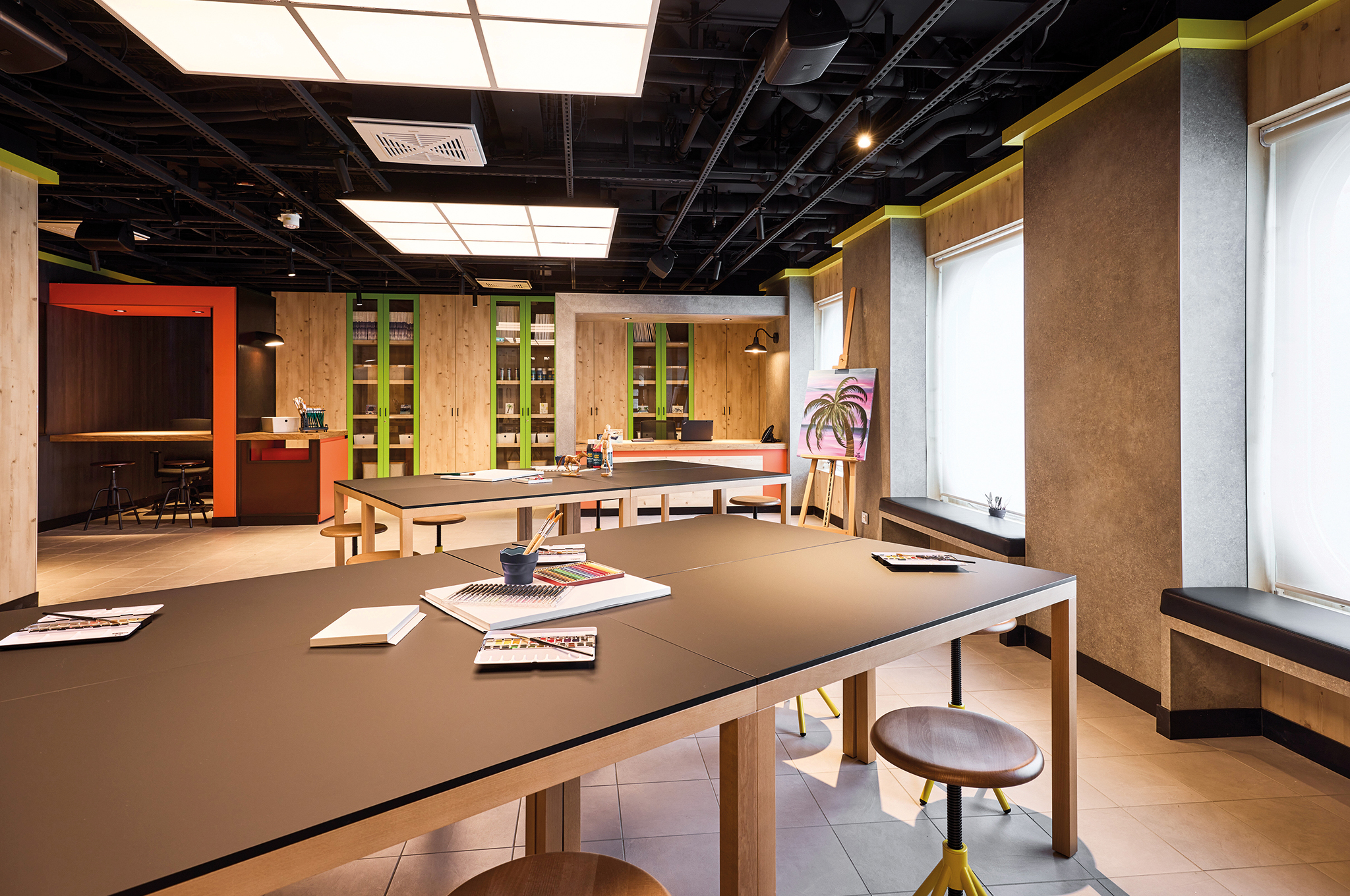 Kreativkurse und Kunstunterricht im Atelier der Mein Schiff Flow