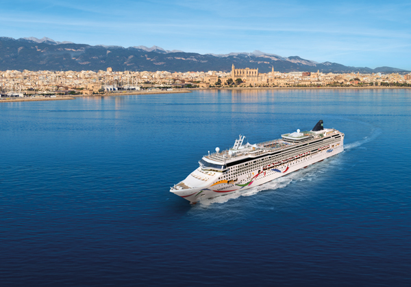 Schiff vor Palma de Mallorca